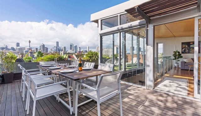 Spacious Contemporary Warehouse City Views Glebe