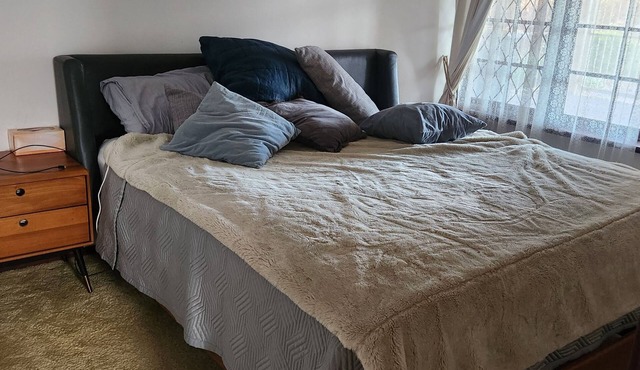 Spacious Home, close to beach and shopping 🛍️🛒