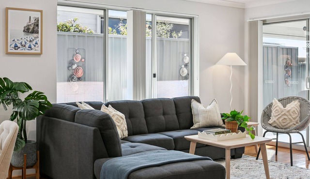 Spacious Luxury 5-bedroom house near Scarborough Beach