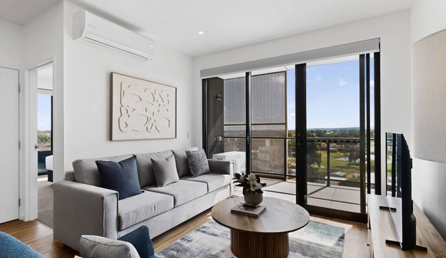Spacious Newly 2 Bed Unit with Onsite Parking