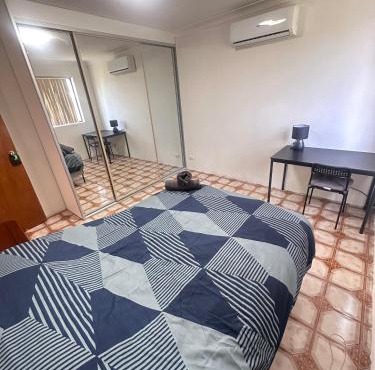 Spacious Queen Room with Air Conditioning - L1 in Casula Station