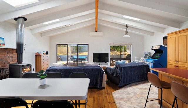 Spacious Queenslander - Style Beach Retreat in Tootgarook