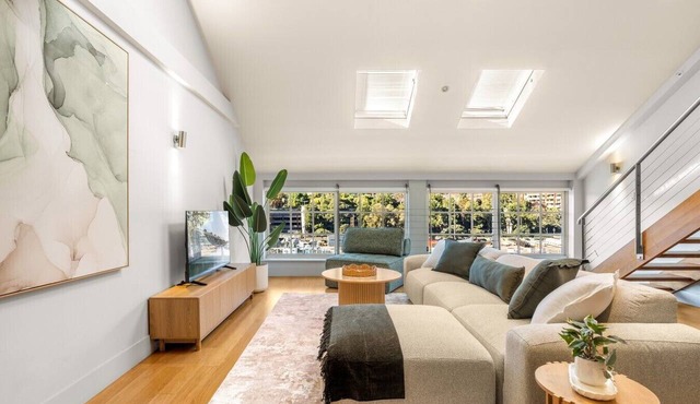 Spacious Waterfront Loft at Woolloomooloo Wharf