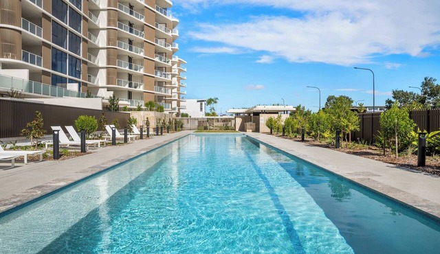 St Clair Luxury Lake Kawana Living