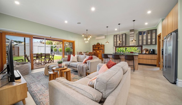 Stanley Stay | 3BR · Sauna & Kids Playset · Pet-Friendly