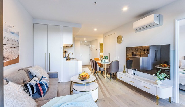 StayAU Hotel-Style Apartment BoxHill in Box Hill