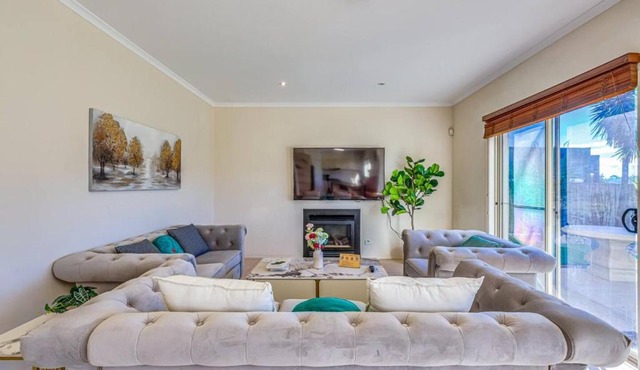 StayAU Sunset Two Story Lakeside Oasis with Scenic Yard in Point Cook