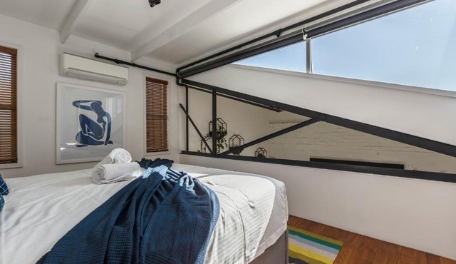 StayCentral - Fitzroy Converted Warehouse Penthouse