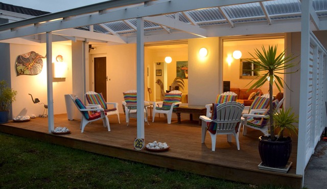 STINGRAY BEACHHOUSE @emupoint. Comfortable Beachside House with 5 Bedrooms.