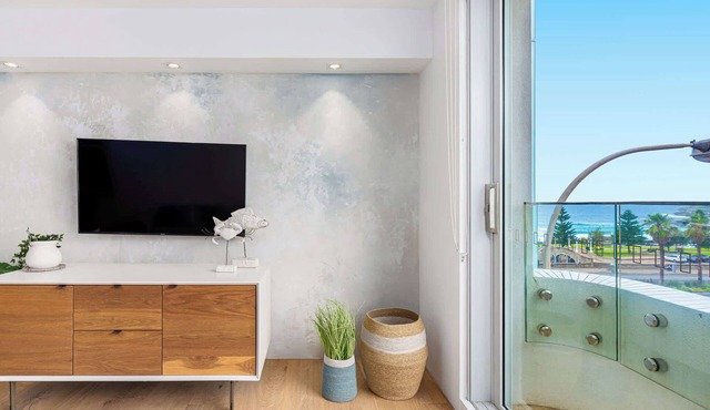 Studio 304 Bondi Beach with Ocean Views in Bondi Beach