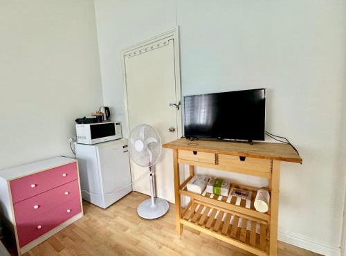 Studio Room Ensuite bathroom with separate Entrance Brisbane City in Brisbane