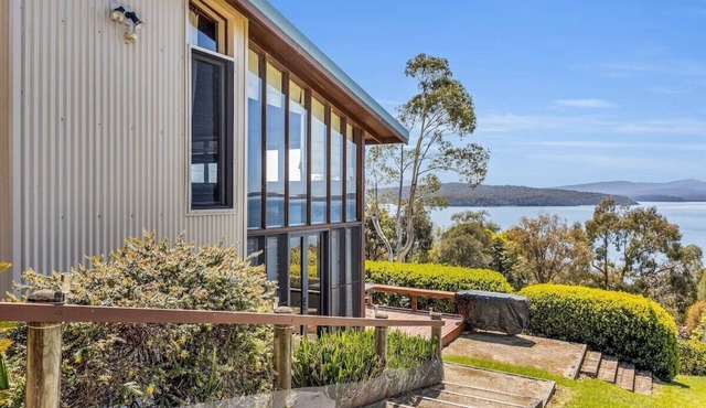 Studio Views for Two People in Mallacoota