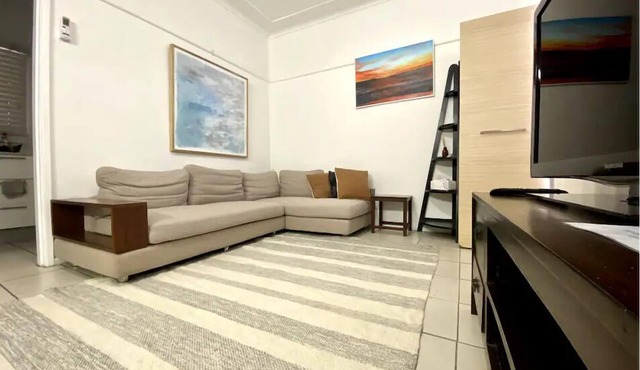 Studio with all basic needs and located in a quiet, leafy suburb near transport in Sydney