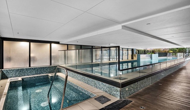 Stylish 1-Bed Apartment With Gym & Pool in Moonee Ponds