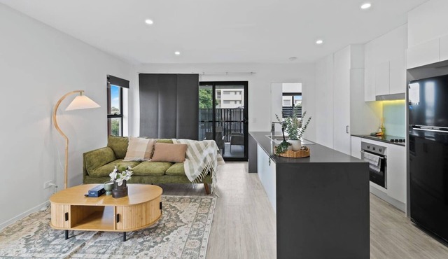 Stylish 2BR Near Garden City & Sunnybank Food Hub
