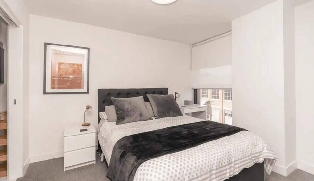 Stylish 2BDR Retreat in Vibrant Abbotsford