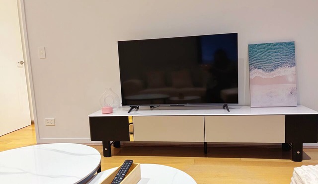 Stylish 3BR 2BA Apt | Parking | Waterloo in Waterloo