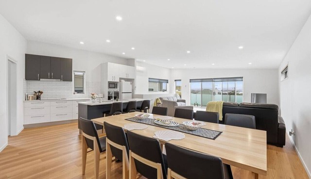 Stylish Rosetta Waterview Stay