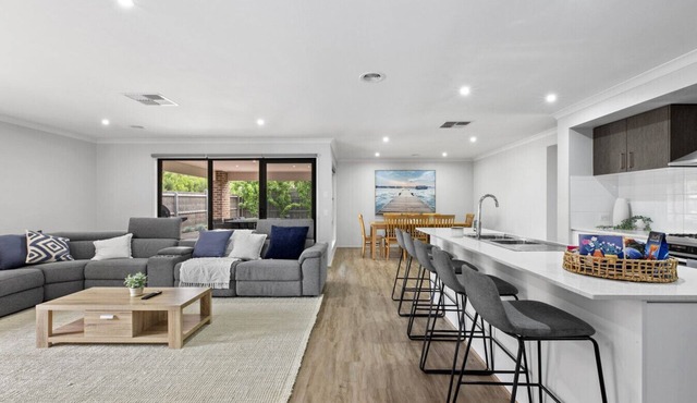Summer Breeze - 10 mins to Barwon Heads & Torquay! (499552)