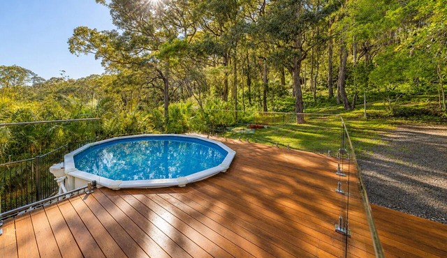 Sunny 4BR Retreat: National Park, Surf & Beach in Forresters Beach