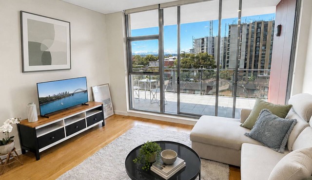 Sunny High-Floor Retreat With Pool, Gym & Parking in Macquarie Park