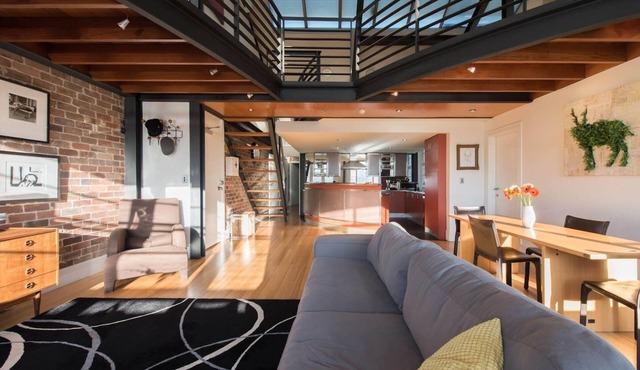 Sunny Loft Lookout with Iconic Sydney Views