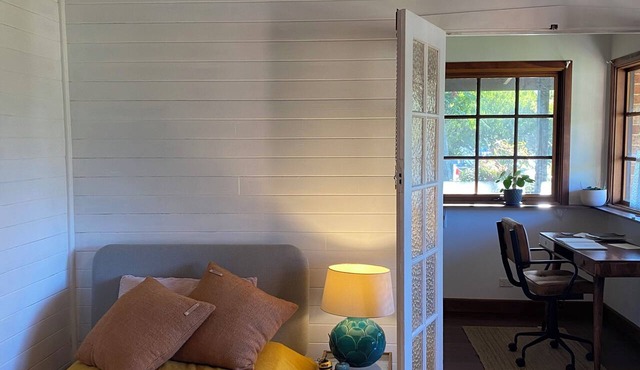 Sunny three bedroom home in Bulli with a beautiful garden