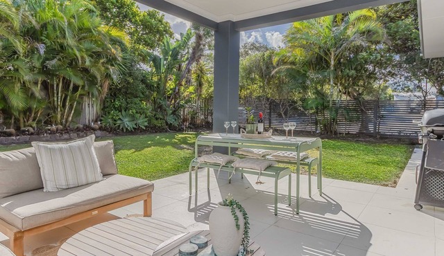 Sunrays Sanctuary – 350m to Beach & Pet-Friendly in Casuarina