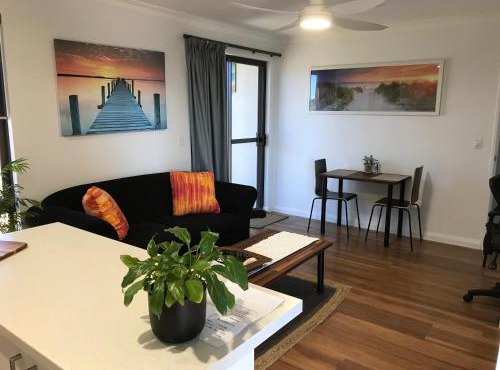 Sunset Haven Self-Contained Apartment - 14 mins to city in Geraldton
