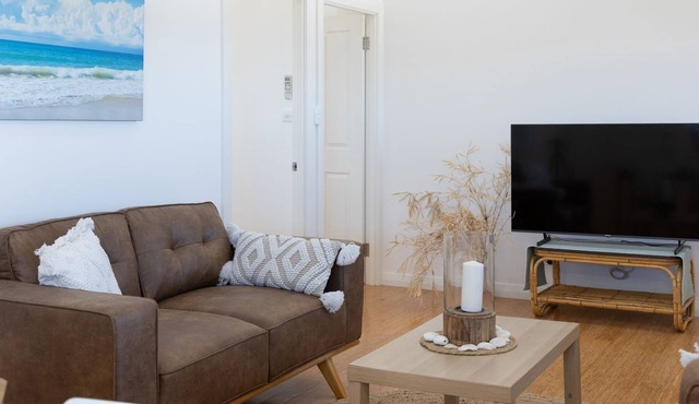 Sunset Heights - views of the Sand dunes and Sunsets from this elevated apartment in Cable Beach