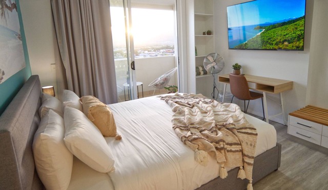 Sunset View Studio in Cairns City