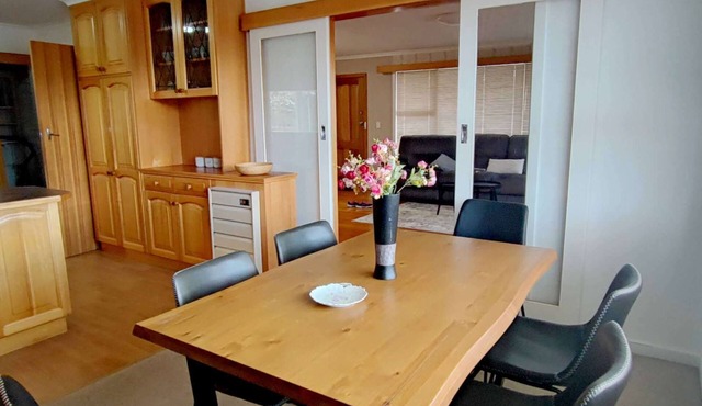 Sunshine Holiday Villa in Lenah Valley