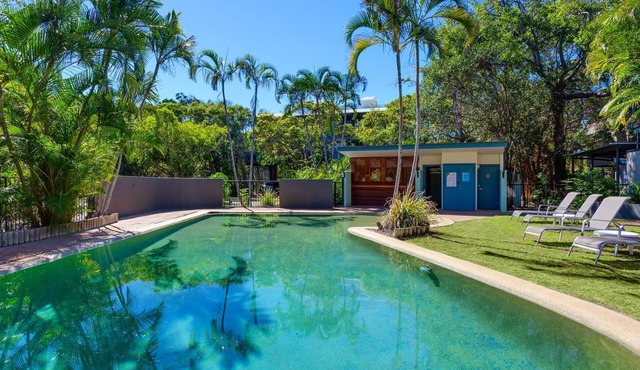 Surfside Beach House 23 – Rainbow Shores. 2 minute walk to beach. pool.