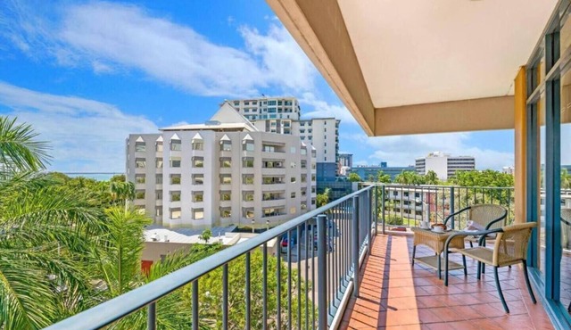 Sweeping Harbourfront Views atop Tropical Resort in Darwin