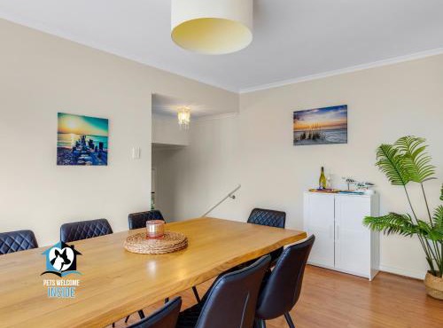 Sweeping Ocean Views 4BR on One Acre in Encounter Bay