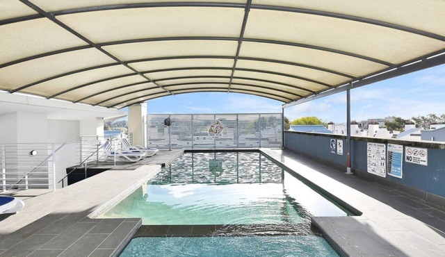 Sydney City Escape! - Pool, Gym & Parking