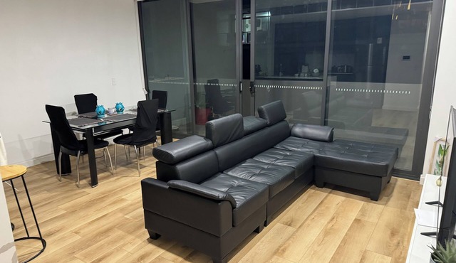 Sydney"Modern 2-Bedroom Apartment near Airport & Beach – Rockdale train NSW