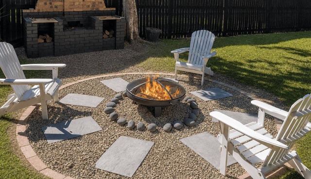 Tamara's Beach House Firepit & Family Escape