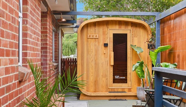 Taroona Hideaway - 3 Bedroom House with Sauna in Taroona