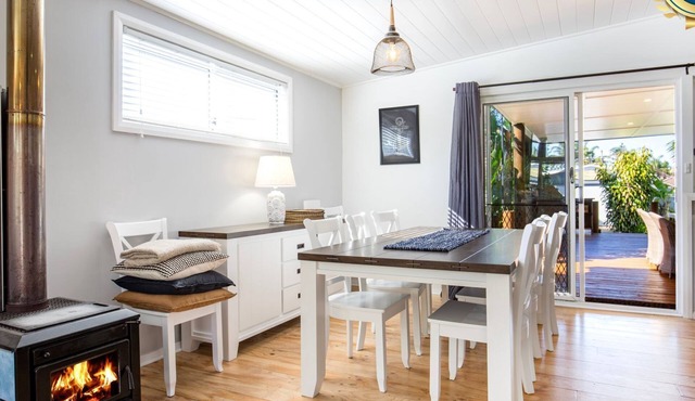 The Anchor - Pet Friendly - 5 Mins Walk to Beach - EV Charging