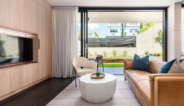 The Arden 1 Coogee New large Beachside Garden Apt
