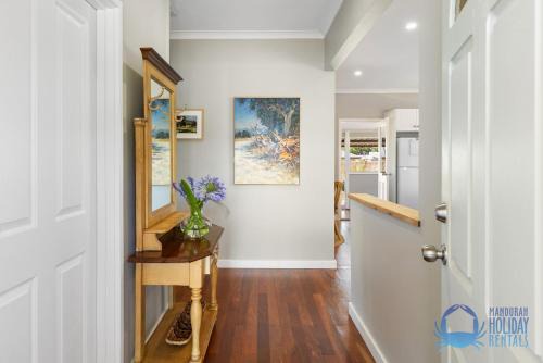 The Art Lovers Cottage in Mandurah 2BR