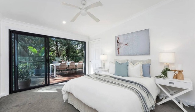 'The Copa' - spacious retreat near beach for up to ten!