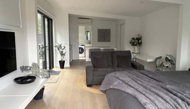 The Enchanted Studio - New 1 Bedroom Coastal Stay in Cape Woolamai