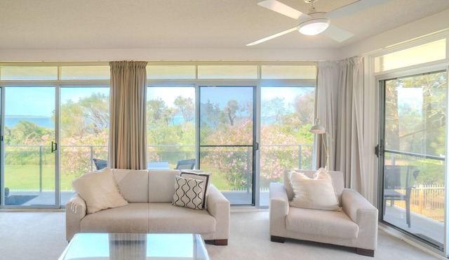 The Helm Waterfront Apartment in Nelson Bay in Nelson Bay