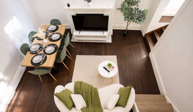 The Johns | Charming 3BR Glebe Terrace + Courtyard - Walk to Market & Cafes in Glebe