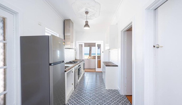 The Largs Lookout - Modern Coastal Apartment