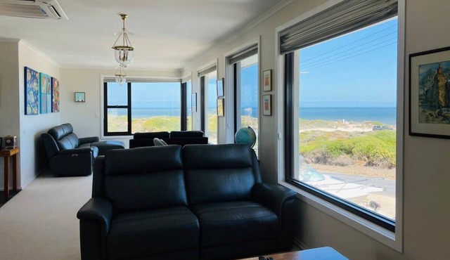 The Lighthouse - WIFI Available for Easter in Robe
