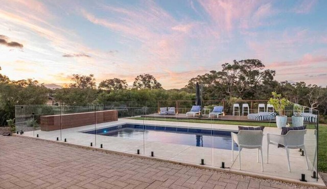 The Loop - poolside luxury