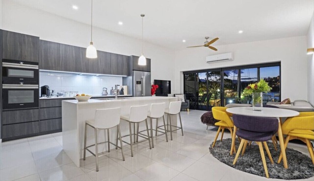 The Marina Penthouse Bellerive Quay